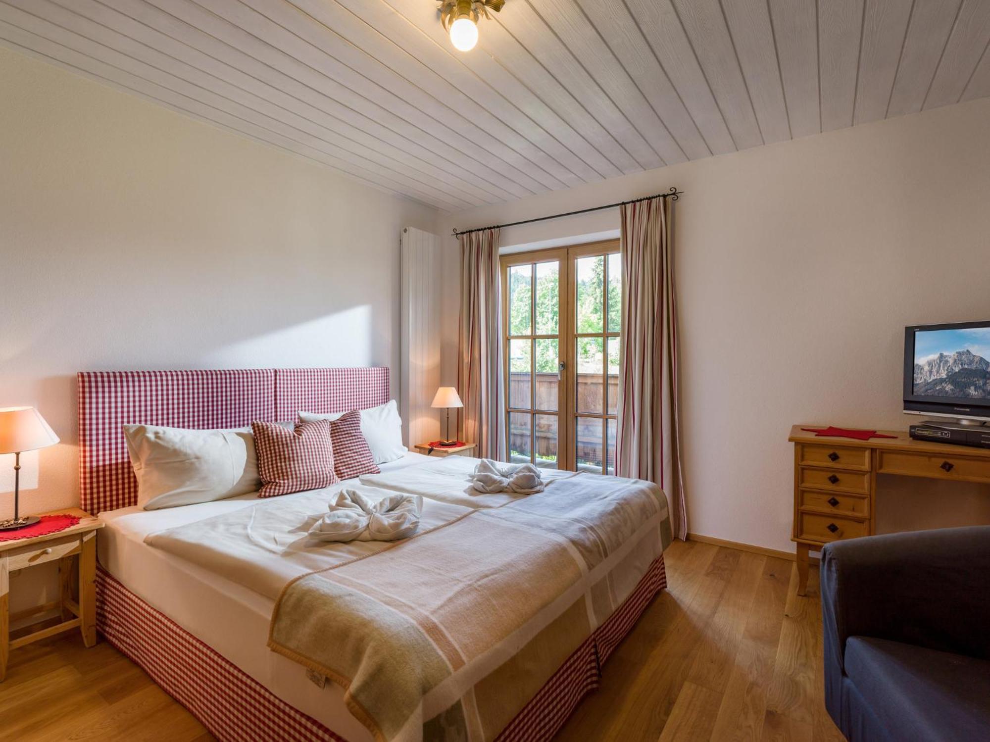 Landhaus Kitzhorn Appartement Hahnenkamm - By Nv-Appartements 基茨比厄尔 外观 照片