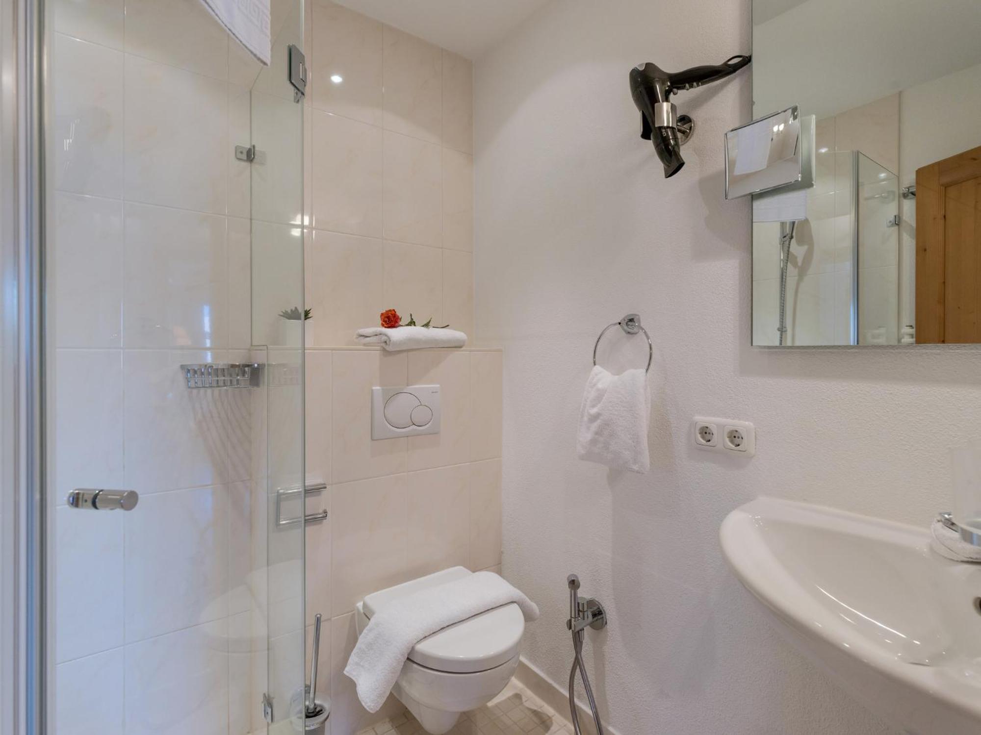 Landhaus Kitzhorn Appartement Hahnenkamm - By Nv-Appartements 基茨比厄尔 外观 照片