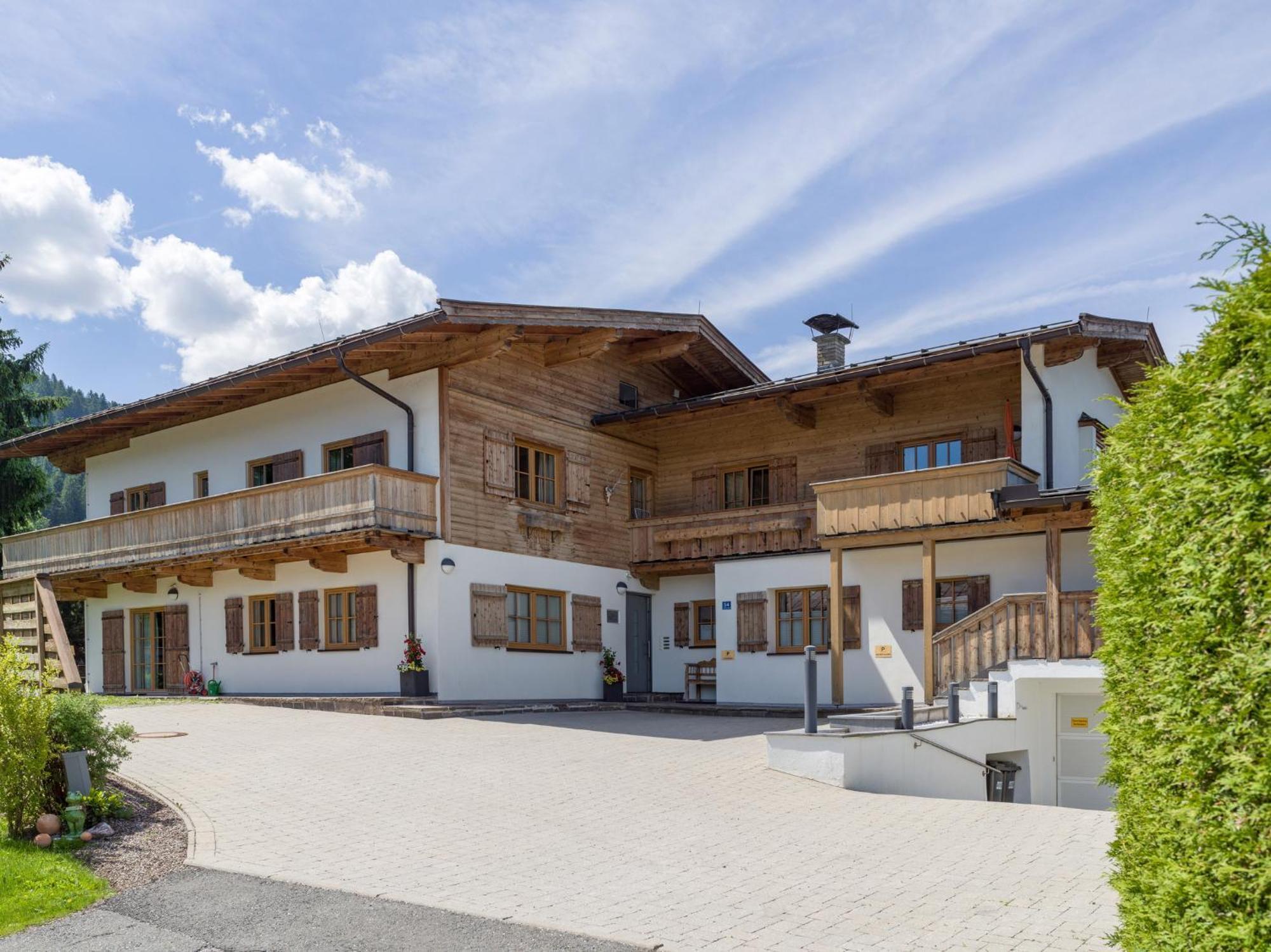Landhaus Kitzhorn Appartement Hahnenkamm - By Nv-Appartements 基茨比厄尔 外观 照片