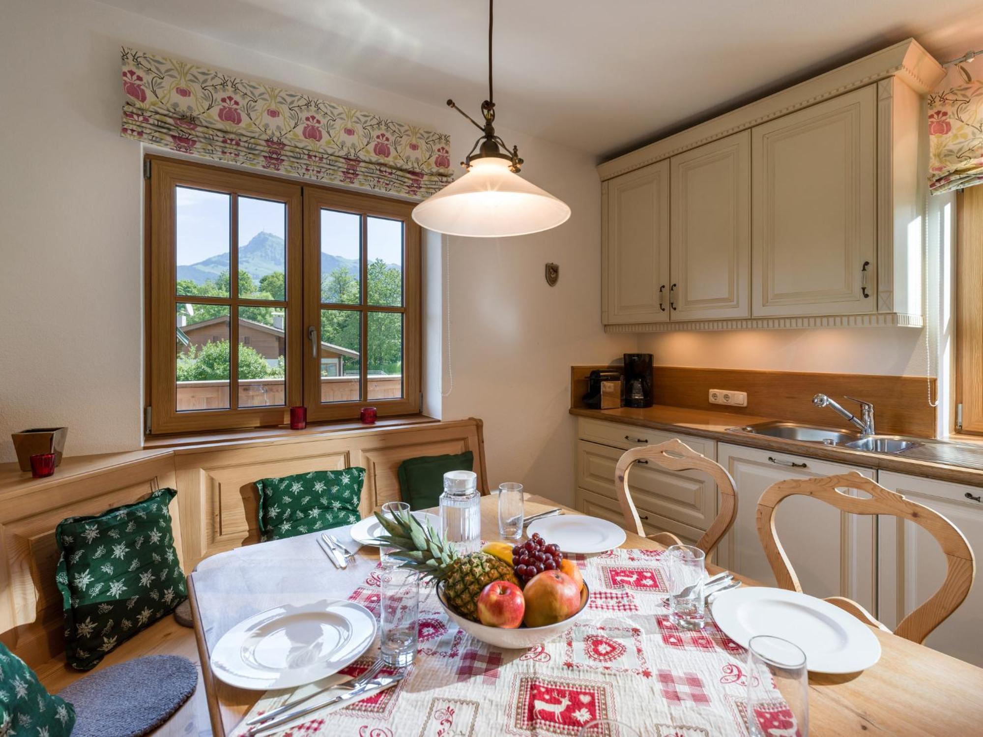 Landhaus Kitzhorn Appartement Hahnenkamm - By Nv-Appartements 基茨比厄尔 外观 照片